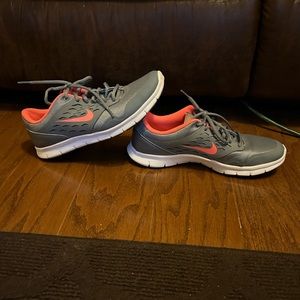 Nike☑️Womens👱🏽‍♀️Orive NM 677136-061 Gray Running🏃‍♀️Sneakers👟Sz 9.5